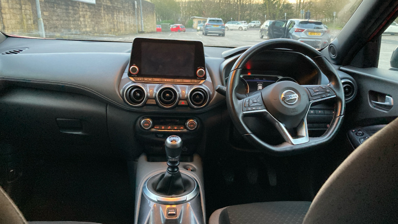Nissan Juke 1.0 DiG-T 114 N-Connecta 5dr Petrol Hatchback